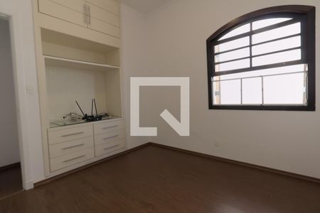 Casa à venda com 300m², 4 quartos e 2 vagas Casa à venda com 300m², 4 quartos e 2 vagasQuarto 3