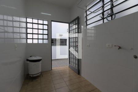 Casa à venda com 300m², 4 quartos e 2 vagas Casa à venda com 300m², 4 quartos e 2 vagasÁrea de Serviço