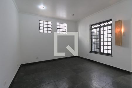 Casa à venda com 300m², 4 quartos e 2 vagas Casa à venda com 300m², 4 quartos e 2 vagasLavabo