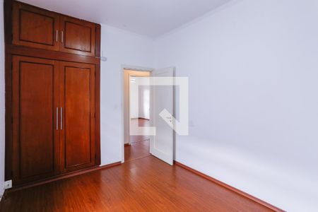 Casa à venda com 300m², 4 quartos e 2 vagas Casa à venda com 300m², 4 quartos e 2 vagasSuíte 2