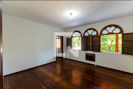 Suite de casa à venda com 3 quartos, 450m² em Itaquatiara, Niterói