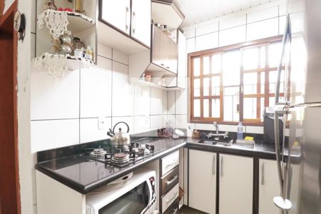 Cozinha de casa à venda com 2 quartos, 140m² em Campo Novo, Porto Alegre