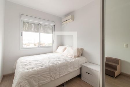 Quarto 1 de apartamento para alugar com 2 quartos, 70m² em Azenha, Porto Alegre