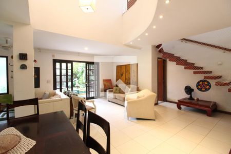 Sala de casa à venda com 5 quartos, 210m² em Vargem Grande, Rio de Janeiro