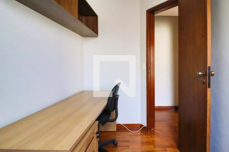 Quarto 1 de apartamento para alugar com 3 quartos, 80m² em Cruzeiro, Belo Horizonte