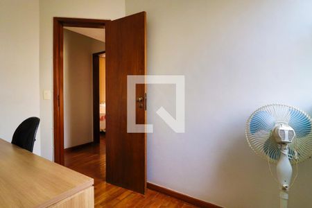 Quarto 1 de apartamento para alugar com 3 quartos, 80m² em Cruzeiro, Belo Horizonte