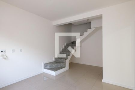 Sala de casa à venda com 2 quartos, 75m² em São Francisco Xavier, Rio de Janeiro