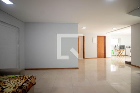 Sala de casa à venda com 3 quartos, 180m² em Mário Quintana, Porto Alegre