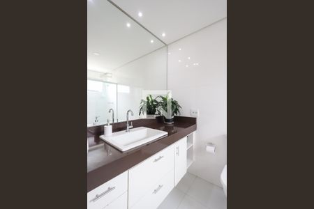 Apartamento à venda com 120m², 3 quartos e 1 vaga Apartamento à venda com 120m², 3 quartos e 1 vagaSuíte Banheiro