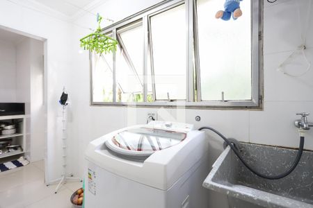 Apartamento à venda com 120m², 3 quartos e 1 vaga Apartamento à venda com 120m², 3 quartos e 1 vagaLavanderia