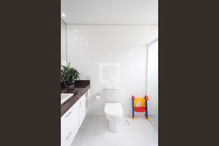 Apartamento à venda com 120m², 3 quartos e 1 vaga Apartamento à venda com 120m², 3 quartos e 1 vagaSuíte Banheiro