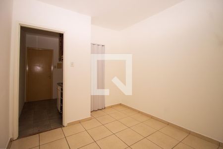 Quarto de kitnet/studio à venda com 1 quarto, 18m² em Centro Histórico, Porto Alegre