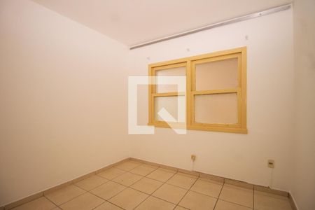 Quarto de kitnet/studio à venda com 1 quarto, 18m² em Centro Histórico, Porto Alegre