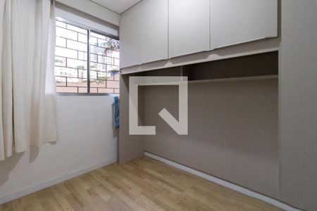 Quarto 2 de apartamento para alugar com 2 quartos, 42m² em Campo Comprido, Curitiba