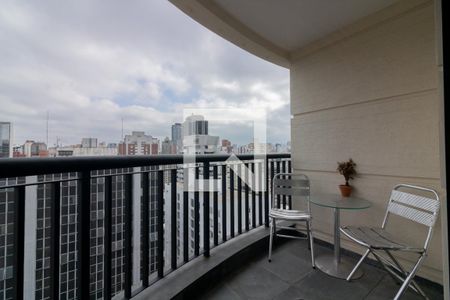 Varanda  de apartamento para alugar com 3 quartos, 100m² em Itaim Bibi, São Paulo