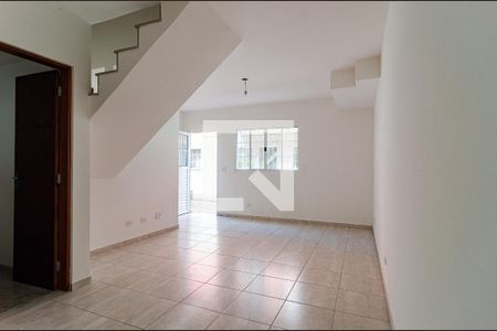 Casa de condomínio à venda com 75m², 2 quartos e 2 vagasSala