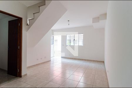 Casa de condomínio à venda com 75m², 2 quartos e 2 vagasSala