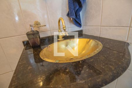 Lavabo de casa à venda com 4 quartos, 130m² em Parque Colonial, São Paulo