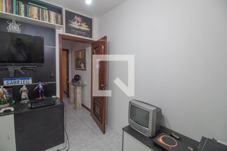 Sala de TV de casa à venda com 4 quartos, 130m² em Parque Colonial, São Paulo