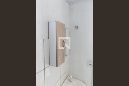 Banheiro de apartamento à venda com 2 quartos, 60m² em Vila Nova, Porto Alegre