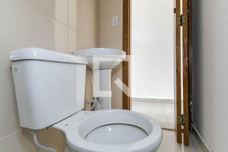 Lavabo de casa para alugar com 2 quartos, 80m² em Residencial Algarve, Mogi das Cruzes