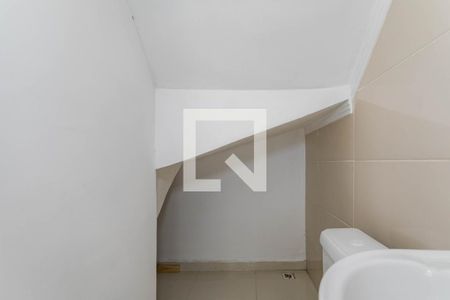 Lavabo de casa para alugar com 2 quartos, 80m² em Residencial Algarve, Mogi das Cruzes