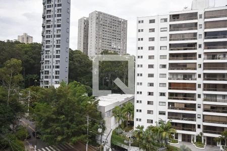 Vista de apartamento para alugar com 3 quartos, 168m² em Vila Suzana, São Paulo