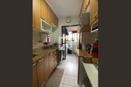 Cozinha de apartamento para alugar com 2 quartos, 60m² em Jardim Tupanci, Barueri