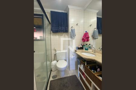 Banheiro de apartamento à venda com 2 quartos, 60m² em Jardim Tupanci, Barueri