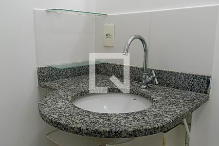 Apartamento para alugar com 57m², 2 quartos e 1 vaga Apartamento para alugar com 57m², 2 quartos e 1 vagaBanheiro da Suíte