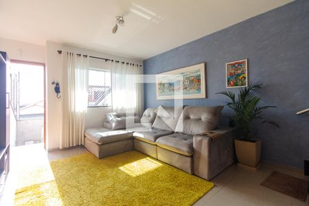 Sala de casa à venda com 3 quartos, 126m² em Vila Olinda, São Paulo