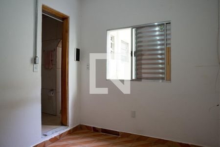 Quarto 1 de casa para alugar com 2 quartos, 60m² em Vila Ipojuca, São Paulo