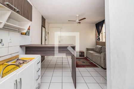 Cozinha de apartamento à venda com 2 quartos, 42m² em Vila Nova, Porto Alegre