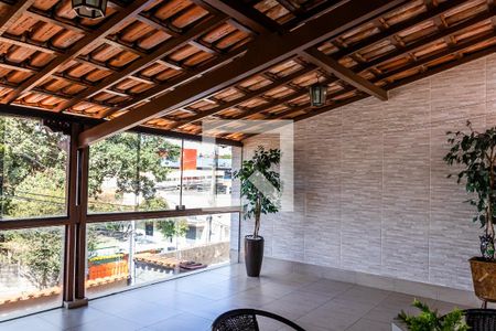 Varanda de casa à venda com 2 quartos, 100m² em Planalto, Belo Horizonte