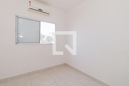 Quarto 2 de casa para alugar com 3 quartos, 105m² em Vila Nivi, São Paulo