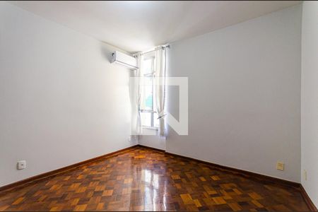 Apartamento à venda com 90m², 2 quartos e 1 vagaSala