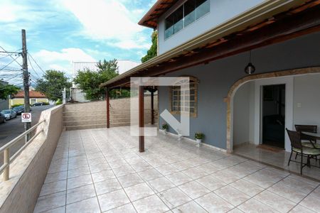 Entrada de casa para alugar com 4 quartos, 320m² em Palmeiras, Belo Horizonte