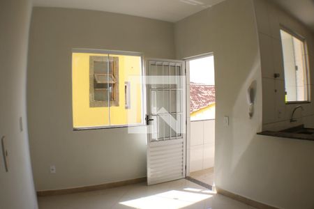 Sala de casa para alugar com 2 quartos, 50m² em Taquara, Rio de Janeiro