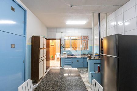 Casa à venda com 300m², 2 quartos e sem vaga Casa à venda com 300m², 2 quartos e sem vagaCozinha