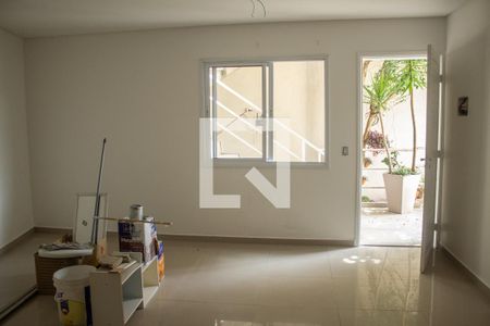 Quarto/Cozinha de casa para alugar com 1 quarto, 27m² em Vila Guarani (z Sul), São Paulo