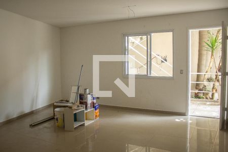 Quarto/Cozinha de casa para alugar com 1 quarto, 27m² em Vila Guarani (z Sul), São Paulo