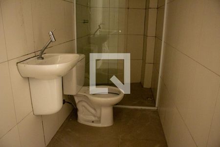 Banheiro de casa para alugar com 1 quarto, 27m² em Vila Guarani (z Sul), São Paulo