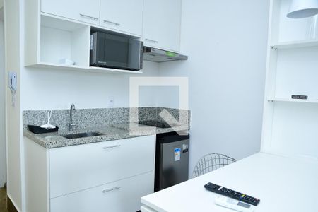 Cozinha de kitnet/studio para alugar com 1 quarto, 27m² em Granja Viana, Cotia