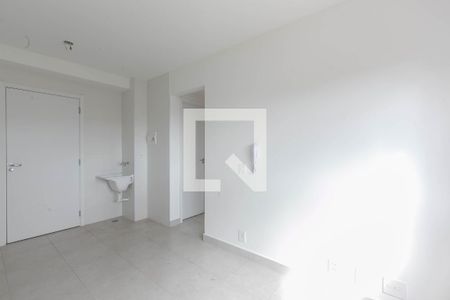 Sala - Cozinha de apartamento para alugar com 2 quartos, 32m² em Vila Carmosina, São Paulo