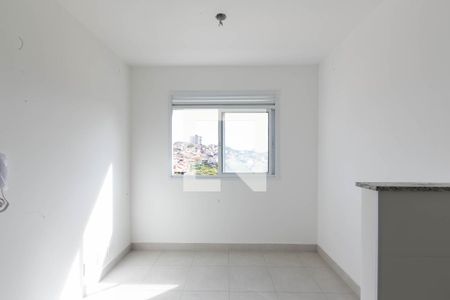 Sala - Cozinha de apartamento para alugar com 2 quartos, 32m² em Vila Carmosina, São Paulo