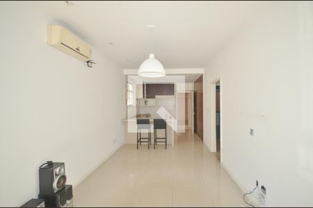 Sala / Cozinha de casa à venda com 2 quartos, 114m² em Santa Rosa, Niterói