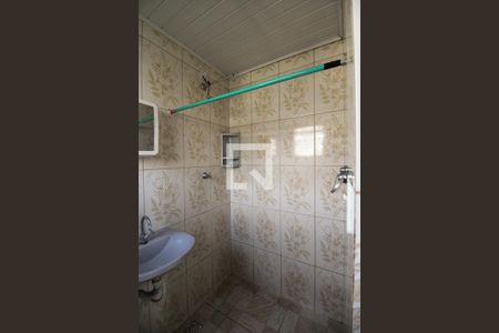 Banheiro de casa para alugar com 1 quarto, 40m² em Jardim Três Marias, São Paulo