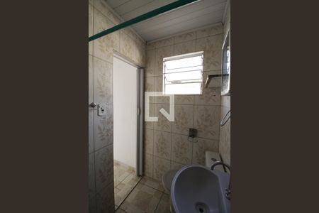 Banheiro de casa para alugar com 1 quarto, 40m² em Jardim Três Marias, São Paulo