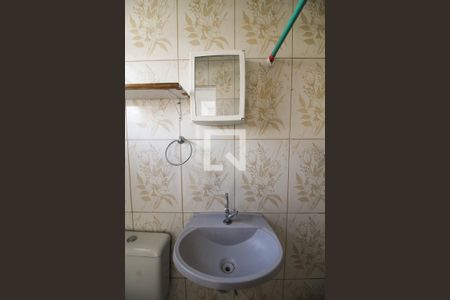 Banheiro de casa para alugar com 1 quarto, 40m² em Jardim Três Marias, São Paulo