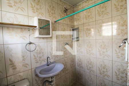 Banheiro de casa para alugar com 1 quarto, 40m² em Jardim Três Marias, São Paulo